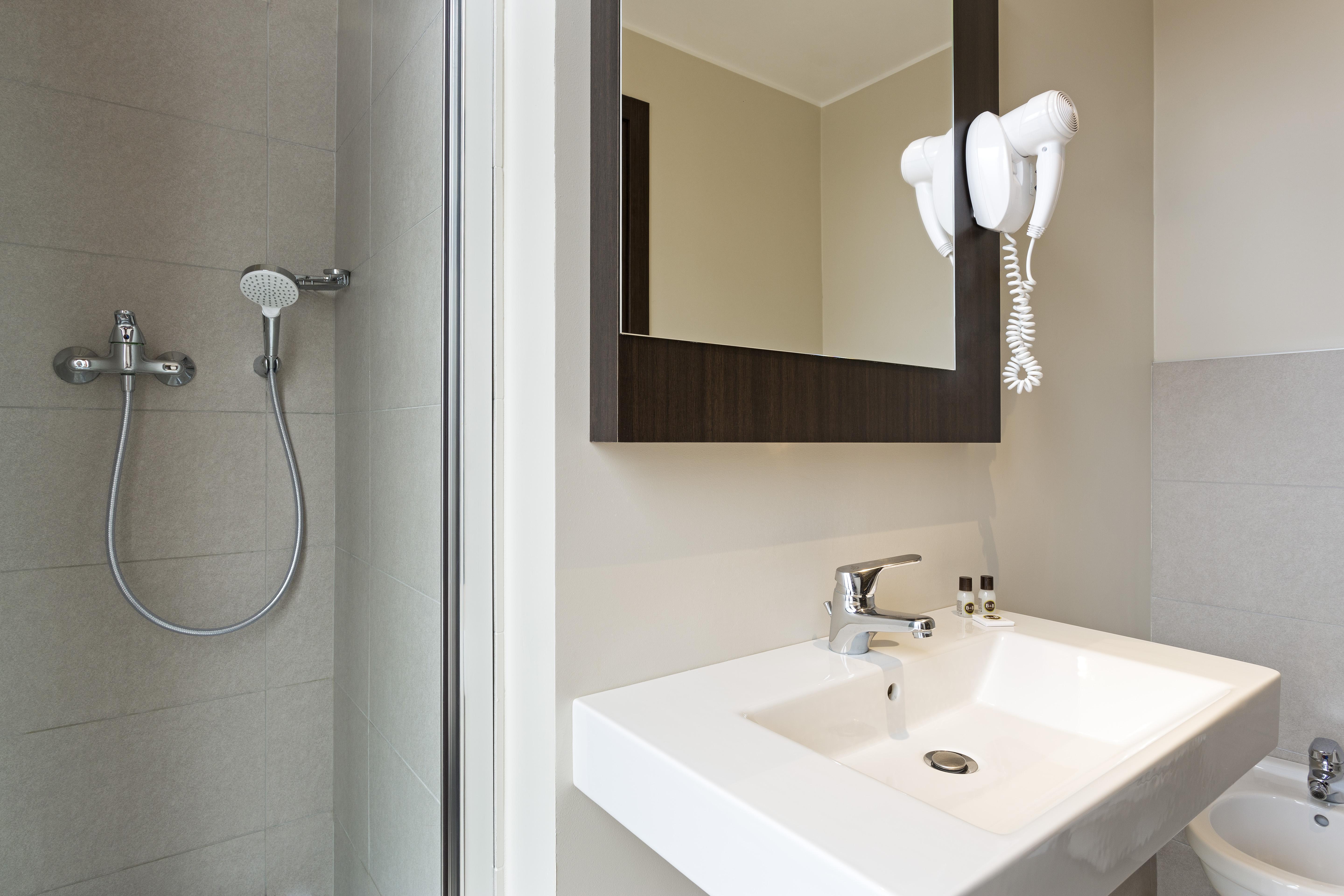 B&B Hotel Milano Sant'Ambrogio Bagian luar foto